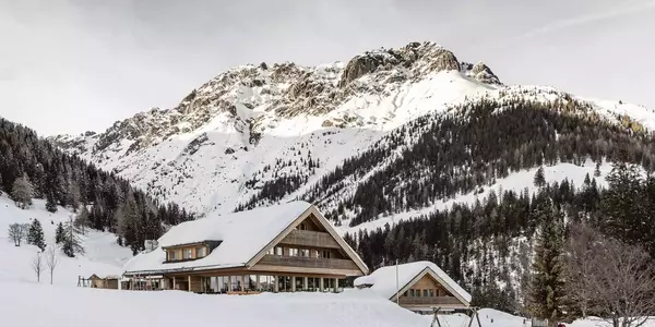 UALM Hütte im Winter in Hoch-Imst