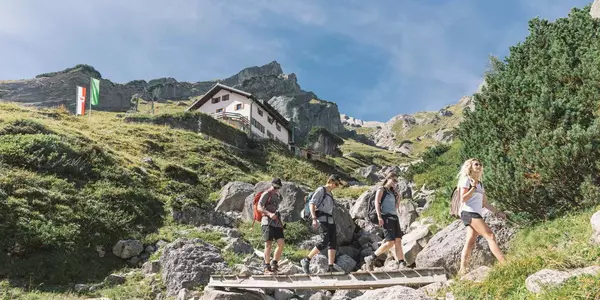 Wandern auf der Muttekopfhütte in Imst