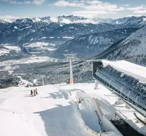 Die Bergstation im Alpjoch im Skigebiet Imst im Winter